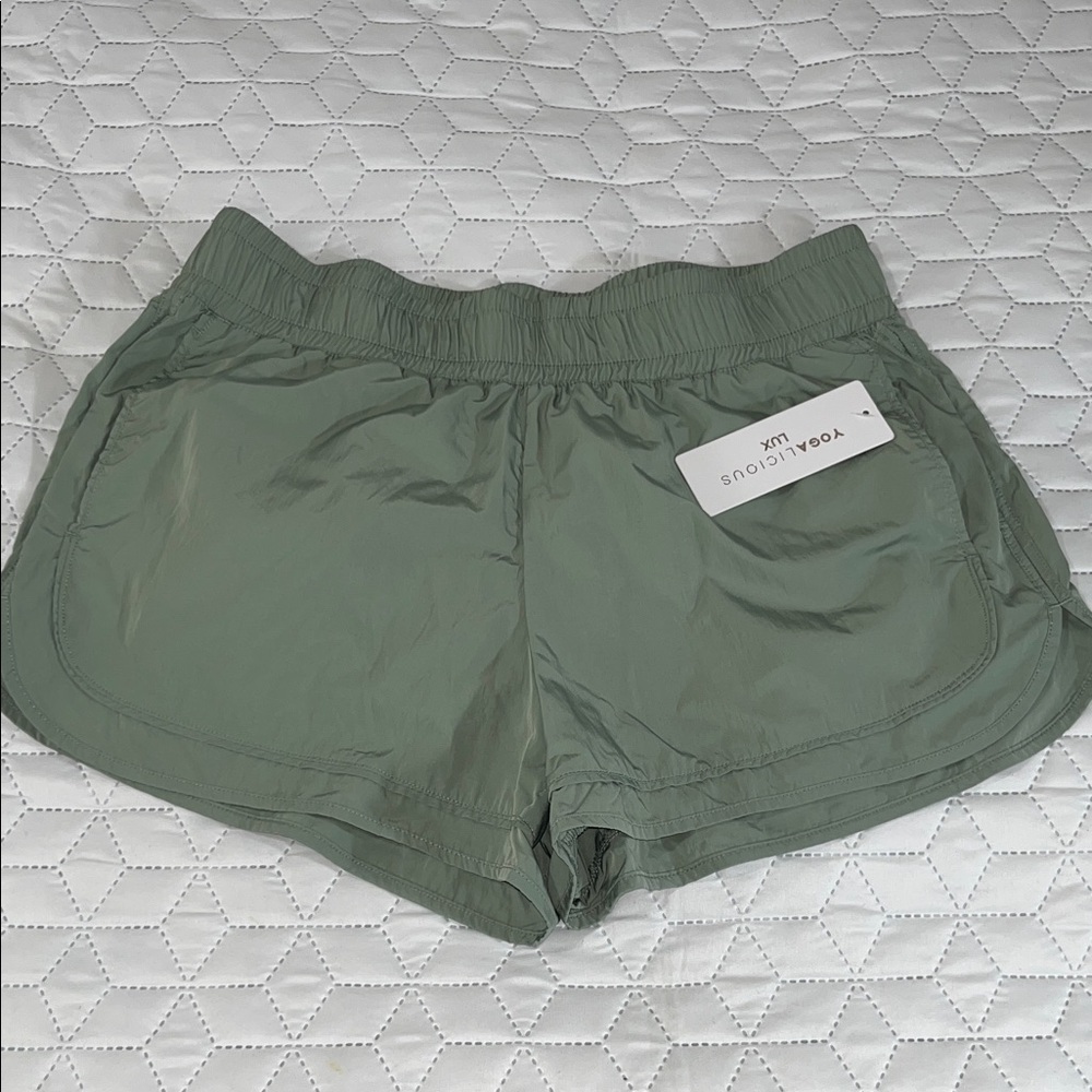 Yogalicious LUX Radiant On Track Running Athletic Shorts NEW WITH TAGS - Picture 2 of 4